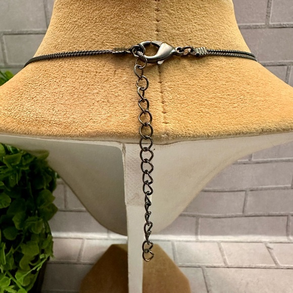 Ombré teal ice cube acrylic bead necklace - Picture 6 of 6